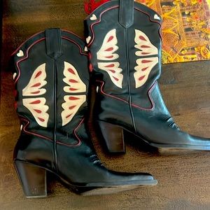 Cute 9 West Cowboy Boot. 90’s boot